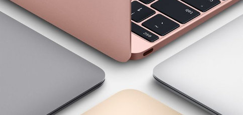 El ganador del sorteo macbook recoge su premio